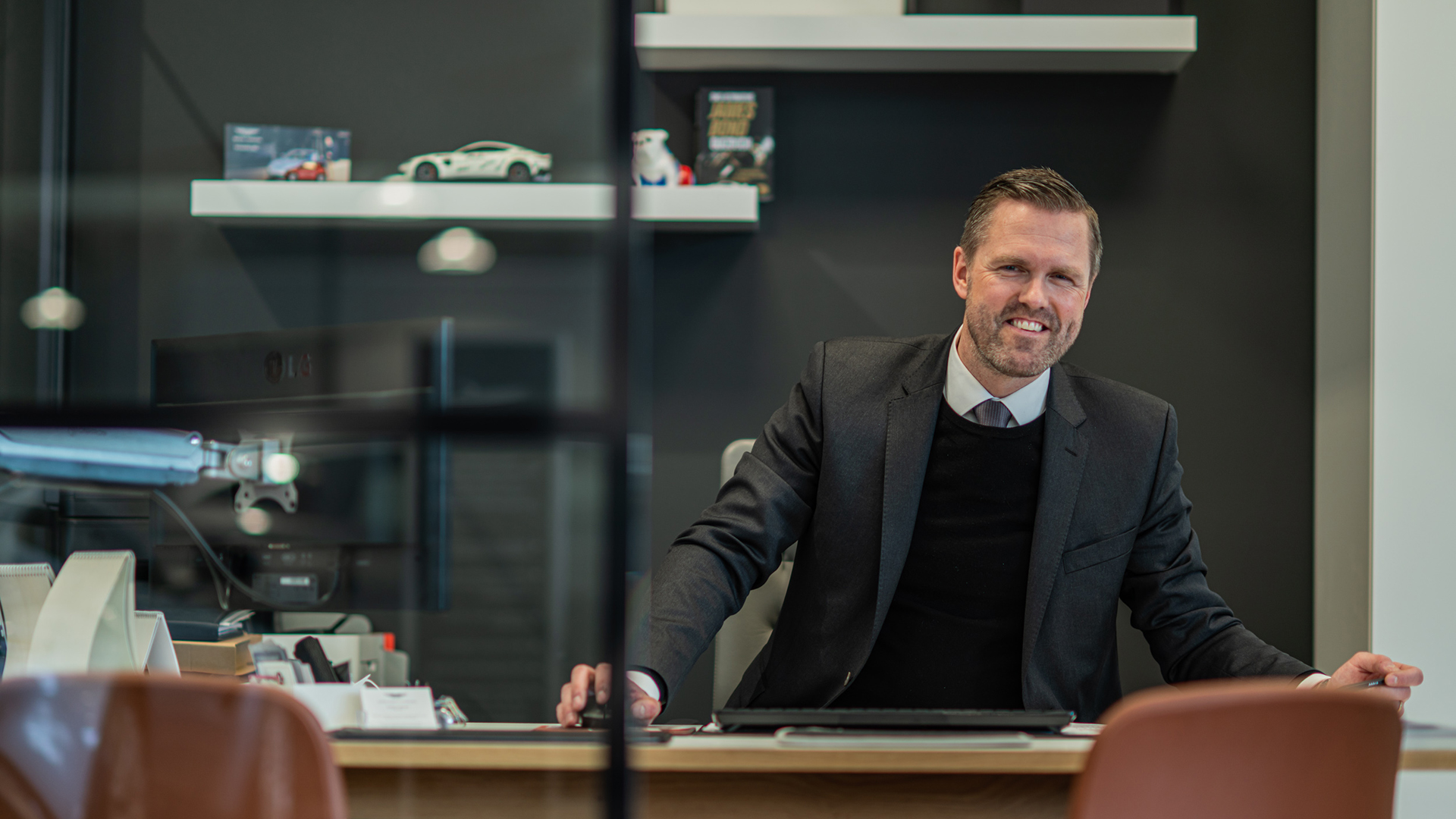 Aston Martin Financial Services Aston Martin Hamburg