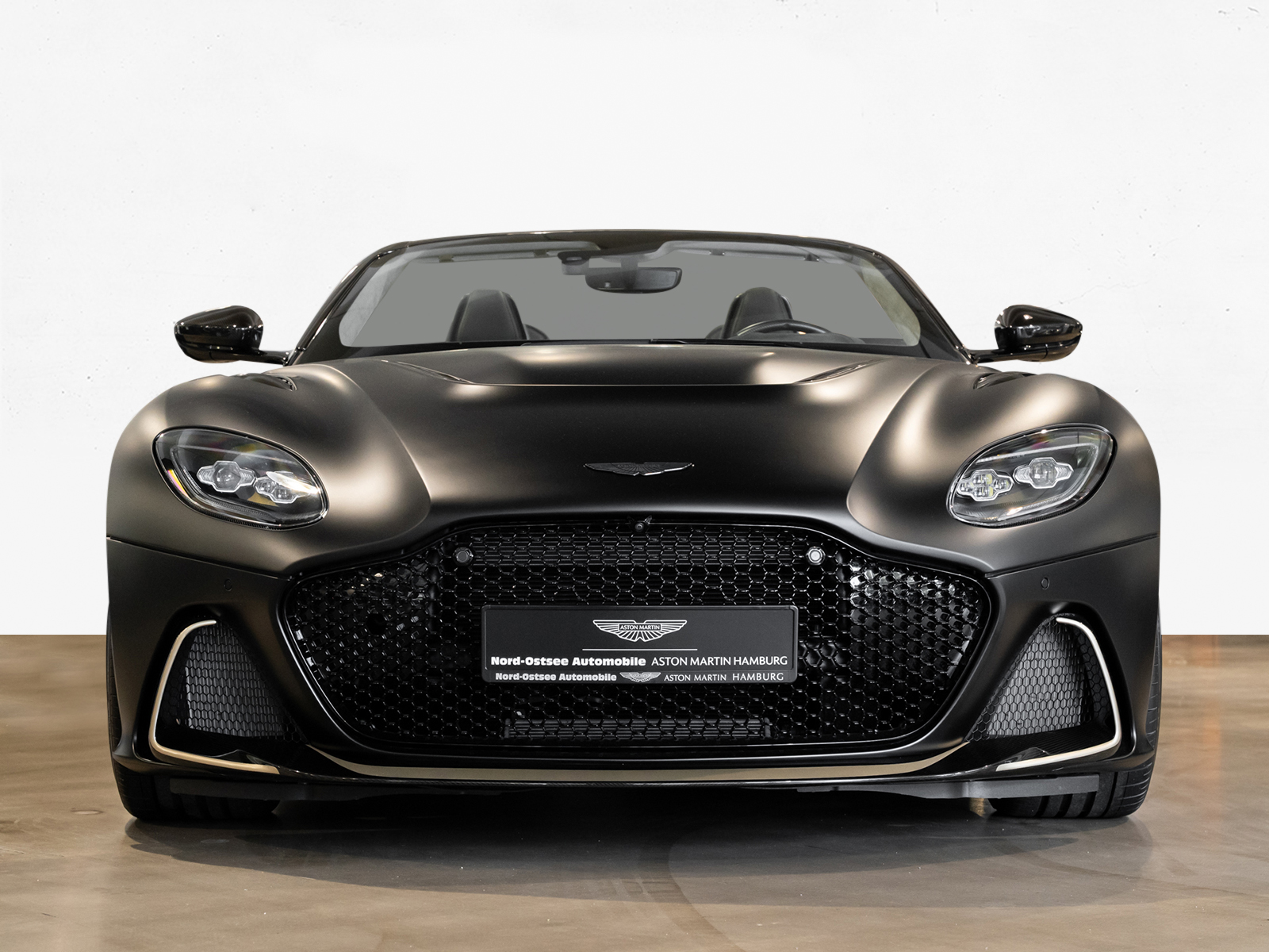 Aston Martin DBS 770 Ultimate Volante