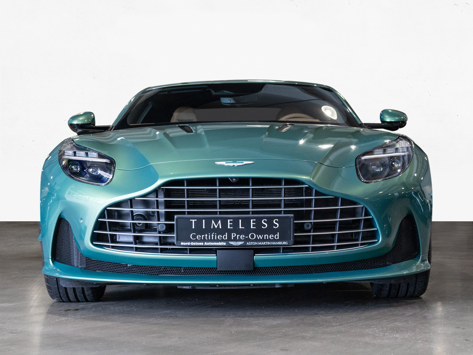 Aston Martin DB12 V8 Coupe