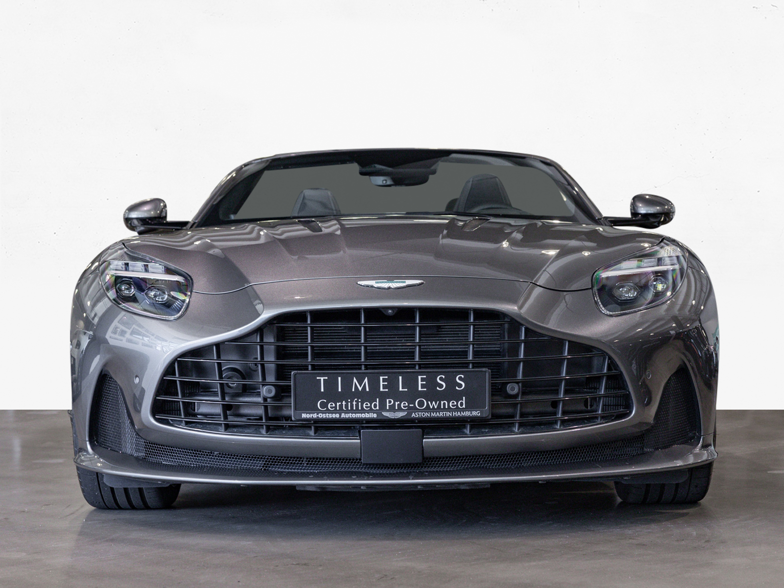 Aston Martin DB12 V8 Volante