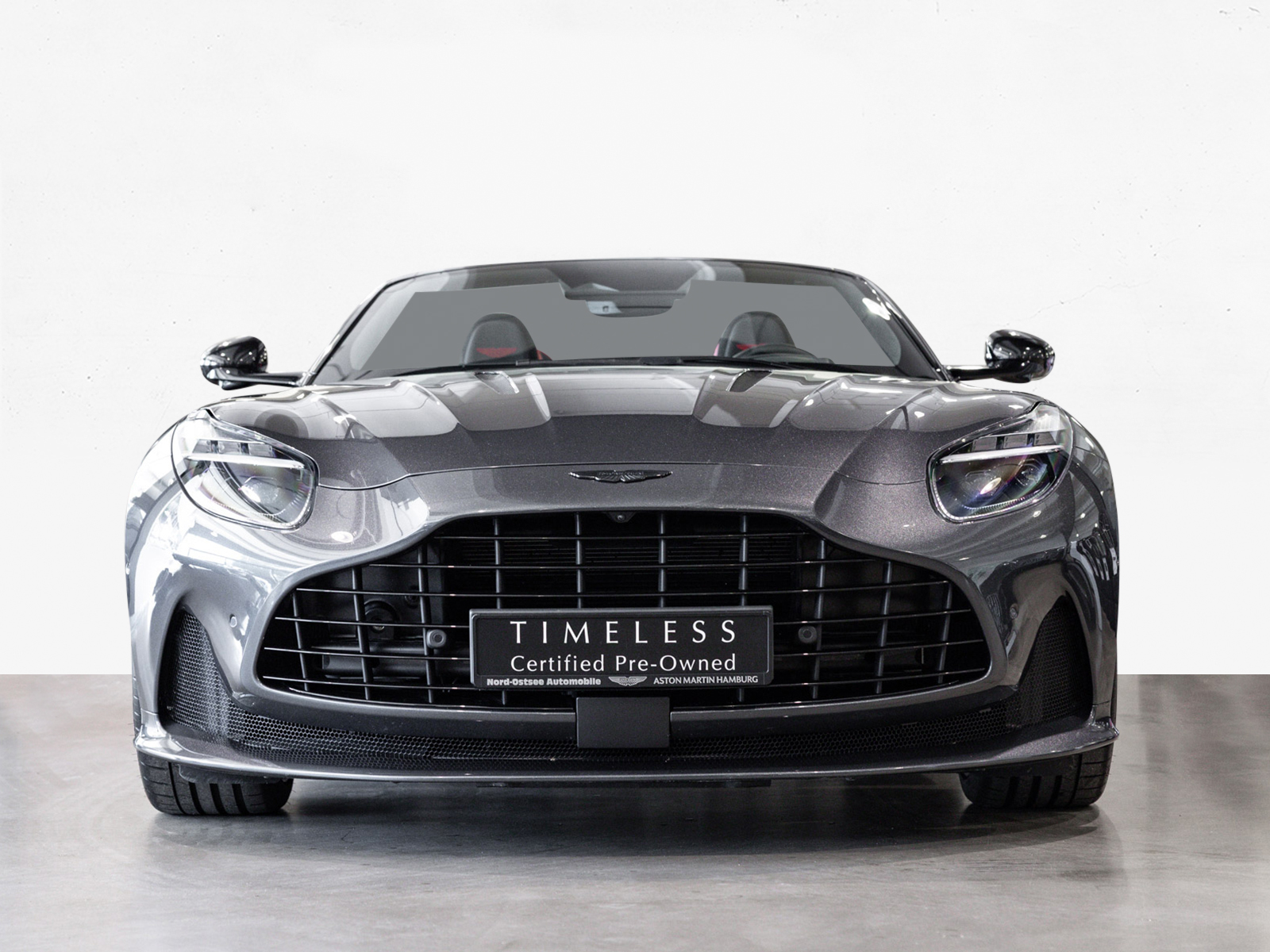 Aston Martin DB12 V8 Volante