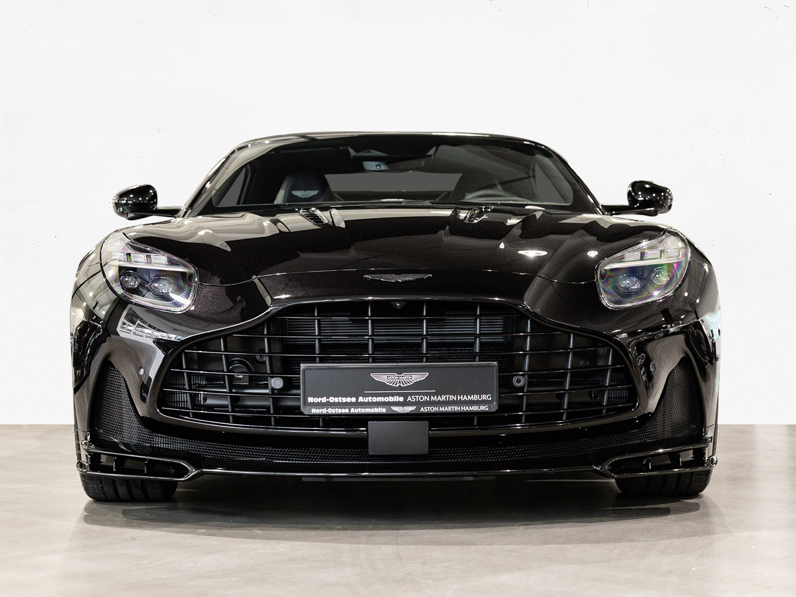 Aston Martin DB12 S Volante